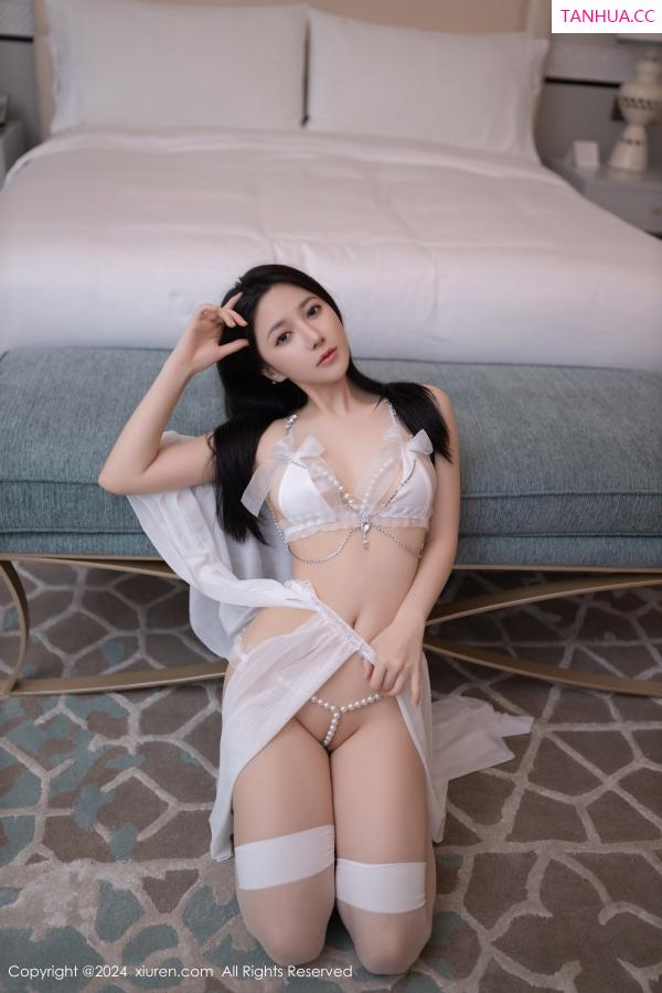 鱼子酱fish  [XiuRen]高清写真图 2024.08.02 No.8962 鱼子酱Fish 丝袜美腿第57张图片